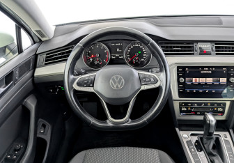 Подержанный автомобиль Volkswagen Passat Sedan 2020 года (21 фото)