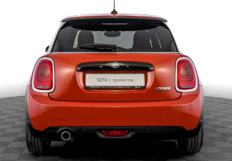 Подержанный автомобиль MINI Hatch 2019 года (6 фото)