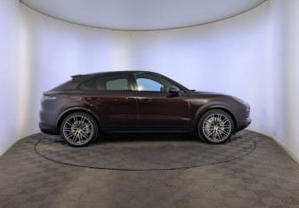 Подержанный автомобиль Porsche Cayenne 2019 года (4 фото)