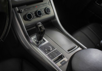 Подержанный автомобиль Land Rover Range Rover Sport 2016 года (15 фото)