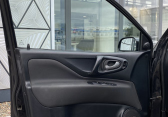 Подержанный автомобиль Mitsubishi Space Star Compactvan 2004 года (15 фото)