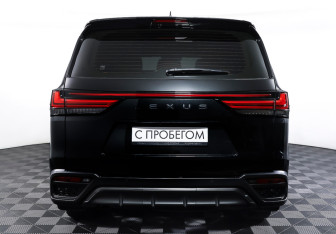 Подержанный автомобиль Lexus LX 2025 года (6 фото)