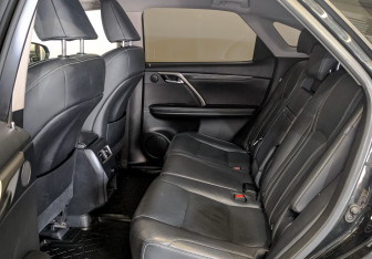 Подержанный автомобиль Lexus RX 2017 года (11 фото)