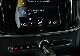 Подержанный автомобиль Volvo S90 2021 года (21 фото)