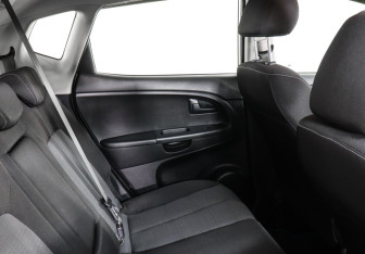 Подержанный автомобиль Kia Venga 2013 года (8 фото)