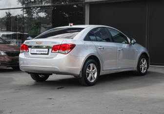 Подержанный автомобиль Chevrolet Cruze Sedan 2012 года (4 фото)
