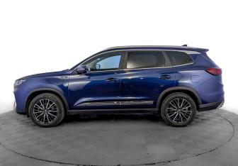 Подержанный автомобиль Chery Tiggo 8 Pro 2021 года (8 фото)