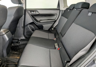 Подержанный автомобиль Subaru Forester Suv 2015 года (12 фото)