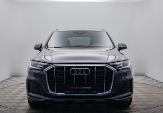 Подержанный автомобиль Audi Q7 2019 года (8 фото)
