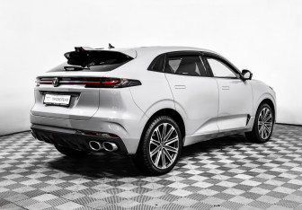 Подержанный автомобиль Changan UNI-K 2024 года (5 фото)