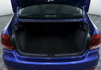 Подержанный автомобиль Volkswagen Polo Sedan 2018 года (14 фото)