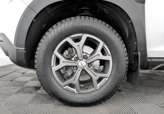 Подержанный автомобиль Renault Duster 2021 года (18 фото)