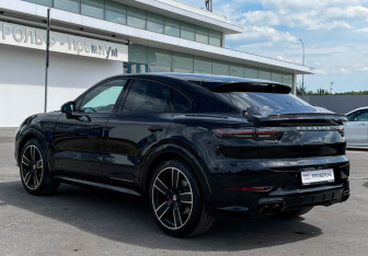 Подержанный автомобиль Porsche Cayenne 2021 года (7 фото)