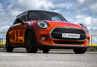 Подержанный автомобиль MINI Hatch 2019 года (12 фото)
