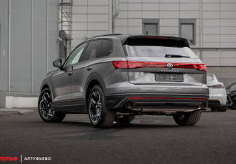 Новый Volkswagen Touareg 2025 (3 фото)