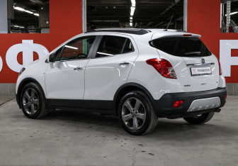 Подержанный автомобиль Opel Mokka 2013 года (7 фото)