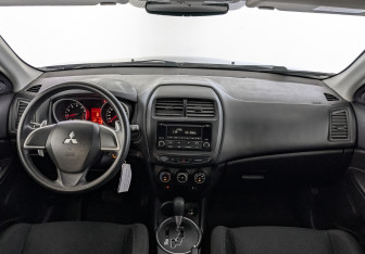Подержанный автомобиль Mitsubishi ASX 2014 года (14 фото)
