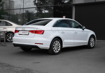 Подержанный автомобиль Audi A3 Sedan 2015 года (4 фото)