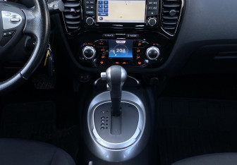 Подержанный автомобиль Nissan Juke 2017 года (13 фото)