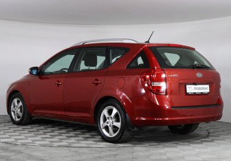 Подержанный автомобиль Kia Ceed Wagon 2012 года (4 фото)