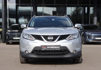Подержанный автомобиль Nissan Qashqai 2017 года (2 фото)