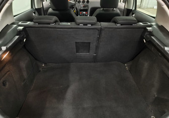 Подержанный автомобиль Peugeot 308 Hatchback 2011 года (9 фото)