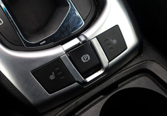 Подержанный автомобиль Opel Antara 2013 года (16 фото)