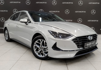 Подержанный автомобиль Hyundai Sonata 2022 года (3 фото)