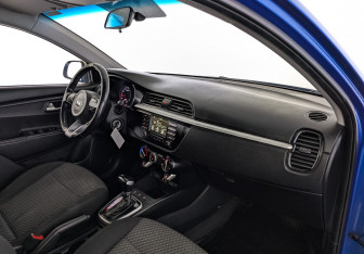 Подержанный автомобиль Kia Rio Hatchback 2019 года (12 фото)
