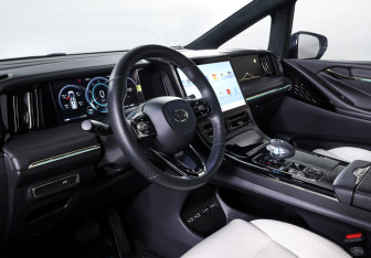 Подержанный автомобиль GAC M8 2023 года (17 фото)