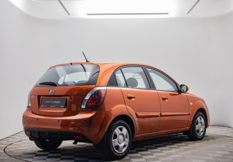 Подержанный автомобиль Kia Rio Hatchback 2010 года (5 фото)