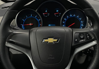 Подержанный автомобиль Chevrolet Cruze Sedan 2010 года (15 фото)