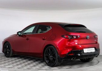 Подержанный автомобиль Mazda 3 Hatchback 2019 года (7 фото)