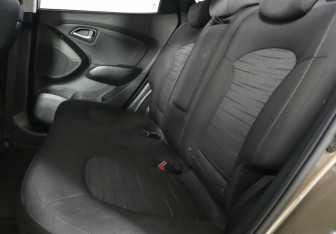 Подержанный автомобиль Hyundai ix35 2014 года (11 фото)
