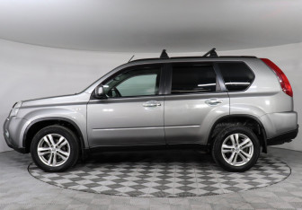 Подержанный автомобиль Nissan X-Trail 2014 года (8 фото)
