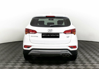 Подержанный автомобиль Hyundai Santa Fe 2018 года (6 фото)