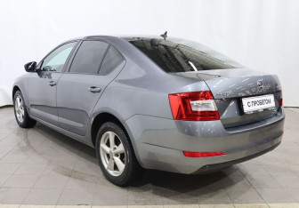Подержанный автомобиль Skoda Octavia Liftback 2016 года (6 фото)