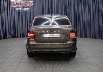 Подержанный автомобиль Volkswagen Polo Sedan 2017 года (6 фото)