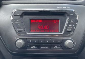 Подержанный автомобиль Kia Rio Hatchback 2012 года (16 фото)