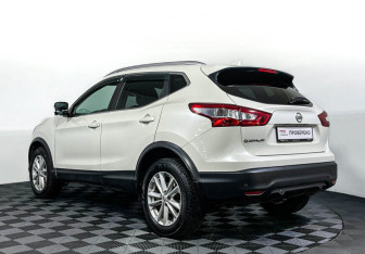 Подержанный автомобиль Nissan Qashqai 2017 года (7 фото)
