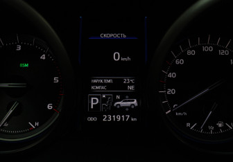 Подержанный автомобиль Toyota Land Cruiser Prado 2013 года (28 фото)