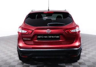 Подержанный автомобиль Nissan Qashqai 2016 года (6 фото)