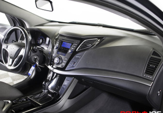 Подержанный автомобиль Hyundai i40 Sedan 2012 года (14 фото)