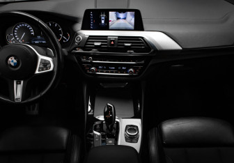 Подержанный автомобиль BMW X4 2019 года (18 фото)