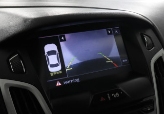 Подержанный автомобиль Ford Focus Hatchback 2013 года (15 фото)