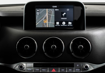 Подержанный автомобиль Kia Stinger 2019 года (14 фото)