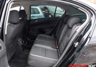 Подержанный автомобиль Peugeot 408 2013 года (8 фото)