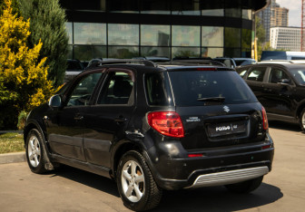 Подержанный автомобиль Suzuki SX4 Hatchback 2007 года (5 фото)