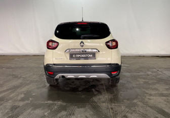 Подержанный автомобиль Renault Kaptur 2018 года (5 фото)