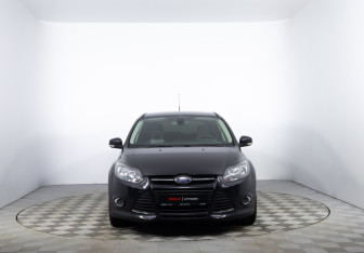 Подержанный автомобиль Ford Focus Hatchback 2013 года (2 фото)